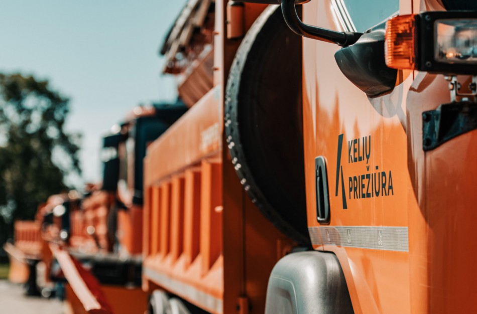 AB „Kelių priežiūra“ stambina kelių tarnybas