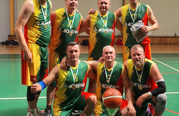 Lietuvos energetikų ir veteranų  krepšinio komandų  turnyre triumfavo ,,Achemos" komanda
