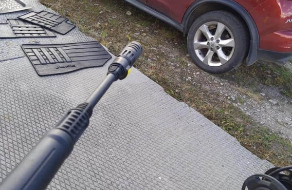 Neiššvaistyti vasaros veltui nusprendęs jaunimas ėmėsi darbo