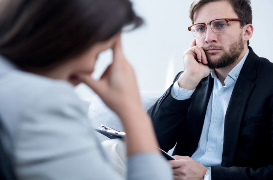 Sveikatos priežiūros specialistams primenama apie profesionalios psichologinės pagalbos galimybes