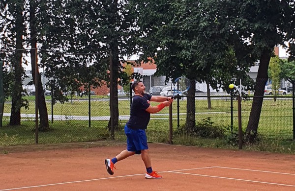 Finišavo tradicinis teniso turnyras Jonavos garbės piliečio Jono Sirvydžio taurei laimėti