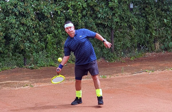 Finišavo tradicinis teniso turnyras Jonavos garbės piliečio Jono Sirvydžio taurei laimėti