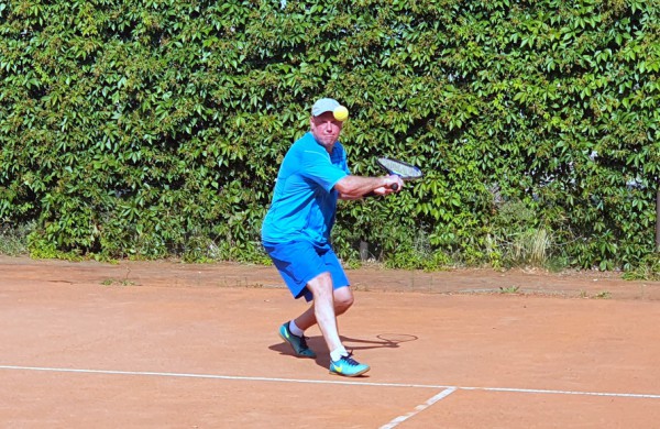 Finišavo tradicinis teniso turnyras Jonavos garbės piliečio Jono Sirvydžio taurei laimėti