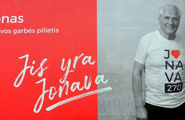 Finišavo tradicinis teniso turnyras Jonavos garbės piliečio Jono Sirvydžio taurei laimėti