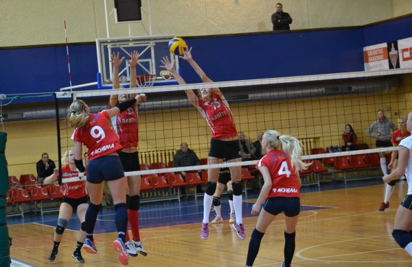 Naujojo sezono tinklinio kovas pradėjo pasikeitusi Jonavos „Achema-KKSC“ komanda