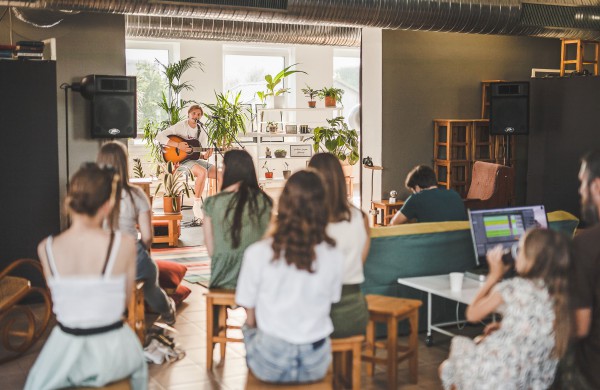 Iš sostinės į Jonavą atsikrausčiusi šeima sukūrė minčių bei kūno harmoniją puoselėjančią laisvalaikio oazę