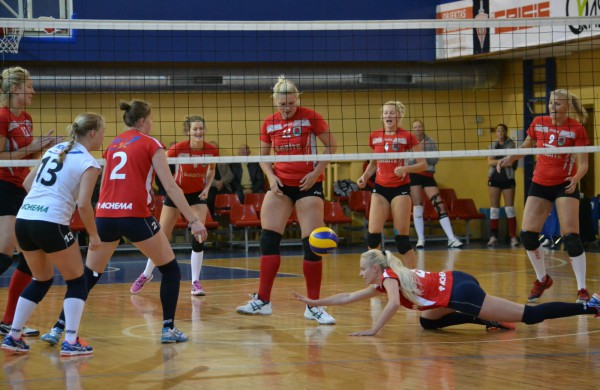 Naujojo sezono tinklinio kovas pradėjo pasikeitusi Jonavos „Achema-KKSC“ komanda