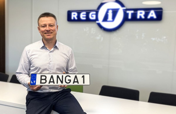 Populiarėja vardiniai automobilių numeriai: kokius užrašus renkasi dažniausiai?