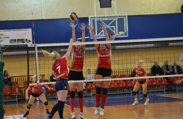 Naujojo sezono tinklinio kovas pradėjo pasikeitusi Jonavos „Achema-KKSC“ komanda