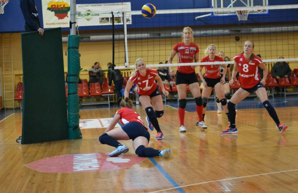 Naujojo sezono tinklinio kovas pradėjo pasikeitusi Jonavos „Achema-KKSC“ komanda