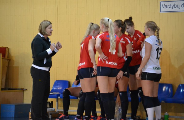 Naujojo sezono tinklinio kovas pradėjo pasikeitusi Jonavos „Achema-KKSC“ komanda