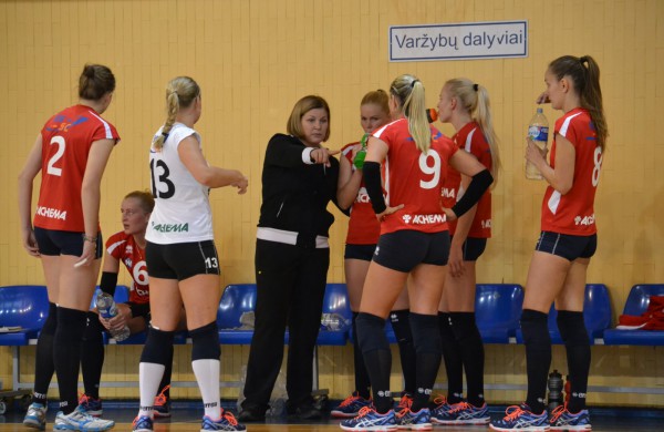 Naujojo sezono tinklinio kovas pradėjo pasikeitusi Jonavos „Achema-KKSC“ komanda
