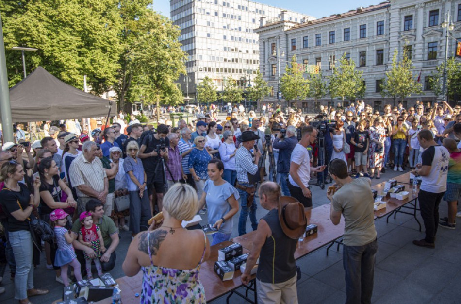 Vyriausybė priėmė sprendimus dėl renginių ir užsienio studentų atvykimo