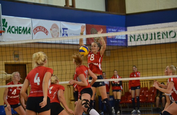Naujojo sezono tinklinio kovas pradėjo pasikeitusi Jonavos „Achema-KKSC“ komanda