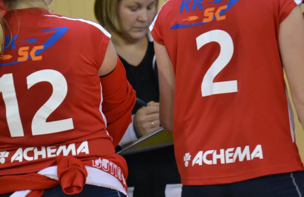Naujojo sezono tinklinio kovas pradėjo pasikeitusi Jonavos „Achema-KKSC“ komanda