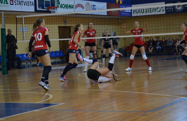 Naujojo sezono tinklinio kovas pradėjo pasikeitusi Jonavos „Achema-KKSC“ komanda