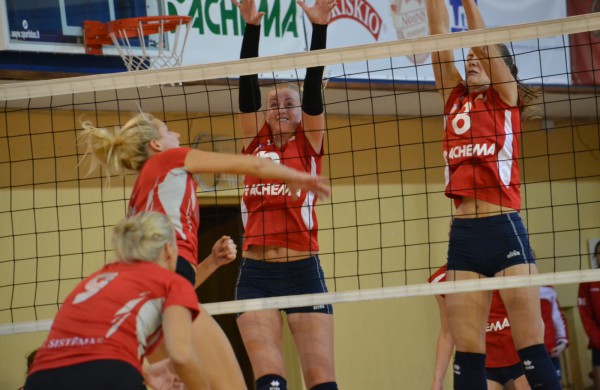 Naujojo sezono tinklinio kovas pradėjo pasikeitusi Jonavos „Achema-KKSC“ komanda