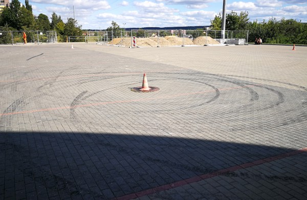 Į Jonavą užsuko ralis „Aplink Lietuvą 2020“