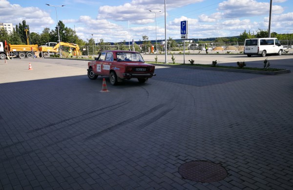 Į Jonavą užsuko ralis „Aplink Lietuvą 2020“