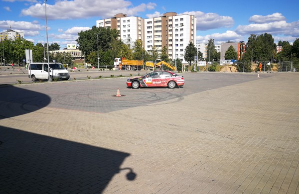 Į Jonavą užsuko ralis „Aplink Lietuvą 2020“