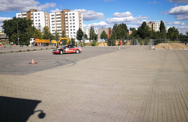 Į Jonavą užsuko ralis „Aplink Lietuvą 2020“