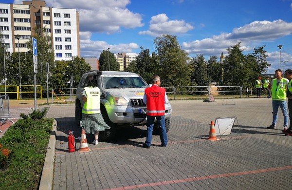 Į Jonavą užsuko ralis „Aplink Lietuvą 2020“