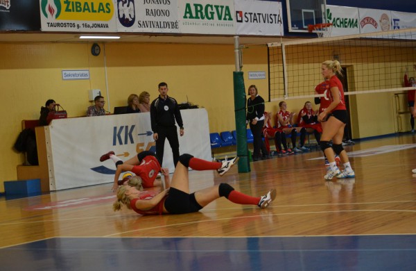 Naujojo sezono tinklinio kovas pradėjo pasikeitusi Jonavos „Achema-KKSC“ komanda