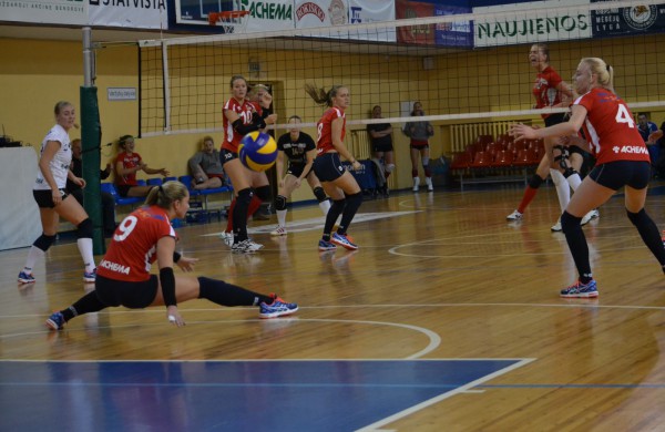 Naujojo sezono tinklinio kovas pradėjo pasikeitusi Jonavos „Achema-KKSC“ komanda
