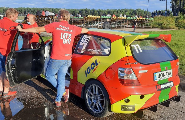 Lietuvos žiedinių lenktynių čempionato metinėje įskaitoje P. Urbonavičius užima 2 vietą