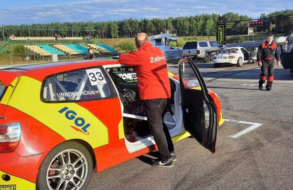 Lietuvos žiedinių lenktynių čempionato metinėje įskaitoje P. Urbonavičius užima 2 vietą