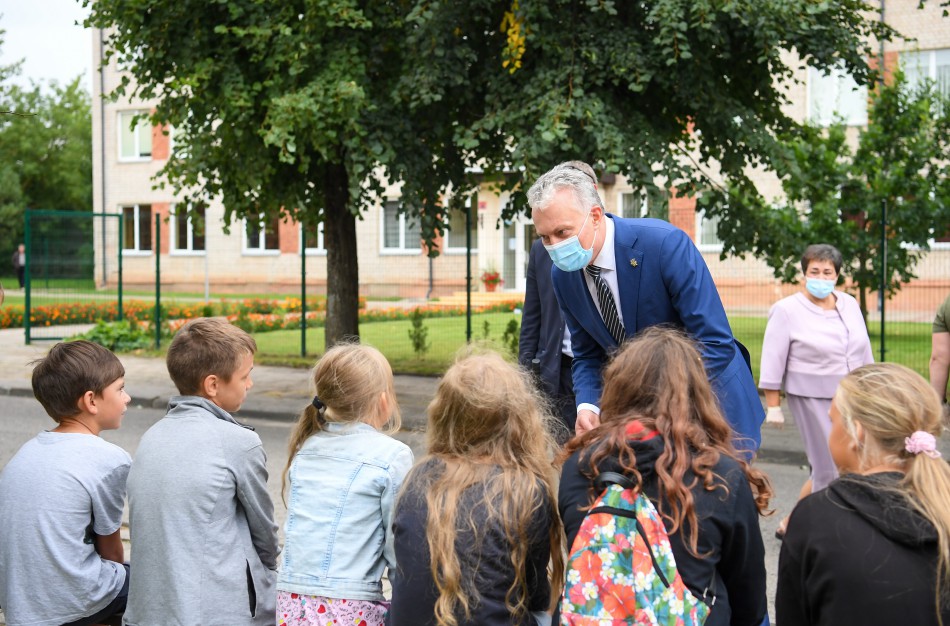 Prezidento pasiūlymuose – dėmesys vaikų ugdymui ir darbingumo netekusių asmenų apsaugai