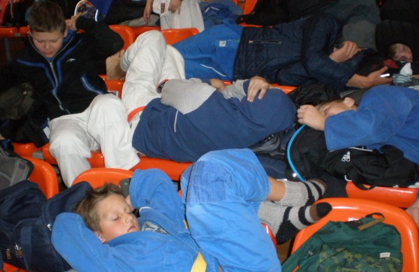 Jonavos jaunųjų dziudistų apdovanojimai Šakiuose