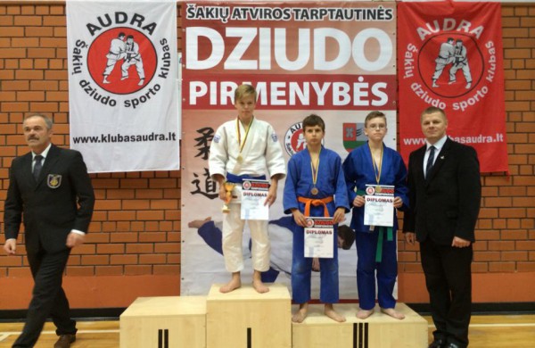 Jonavos jaunųjų dziudistų apdovanojimai Šakiuose