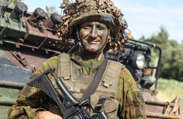 Tarnybą Lietuvos kariuomenėje pasirinkę emigrantai: „Kol tarnauji, kai kurie žodžiai verčia užsikimšti ausis, bet kai jų nėra – lieka tuščias jausmas“