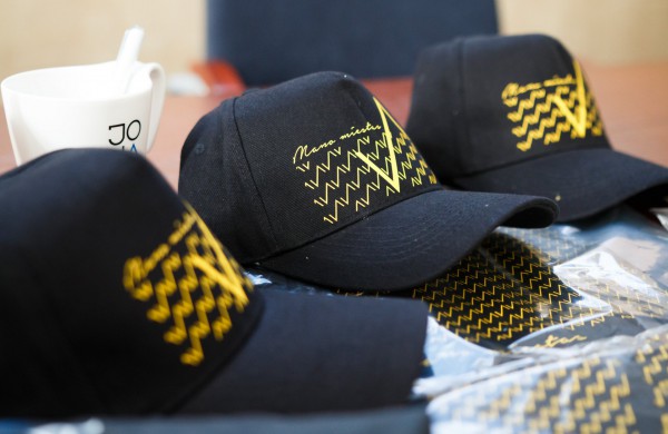 Pristatytas rajono savivaldybės logotipas ir atnaujinta svetainė, knygynas prekiaus Jonavos atributais