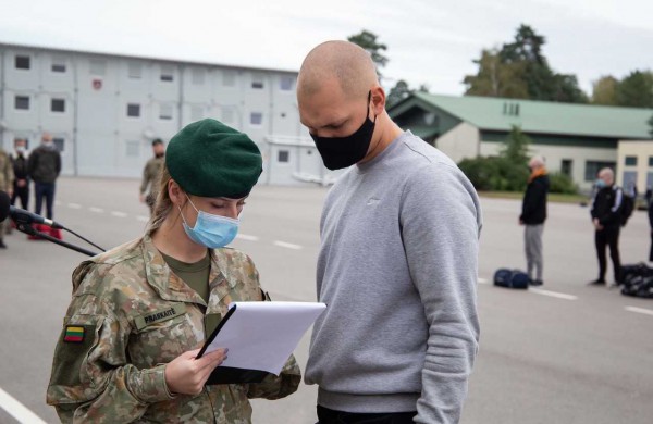 Nauja pradžia – beveik puspenkto šimto karių pradėjo tarnybą MPB „Geležinis Vilkas“