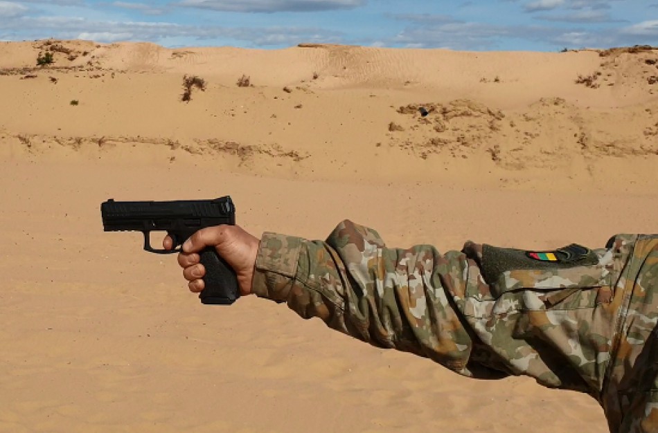 Lietuvos kariai bus aprūpinti vokiškais  pistoletais „Heckler&Koch“  SF P9 SF „Paddle“