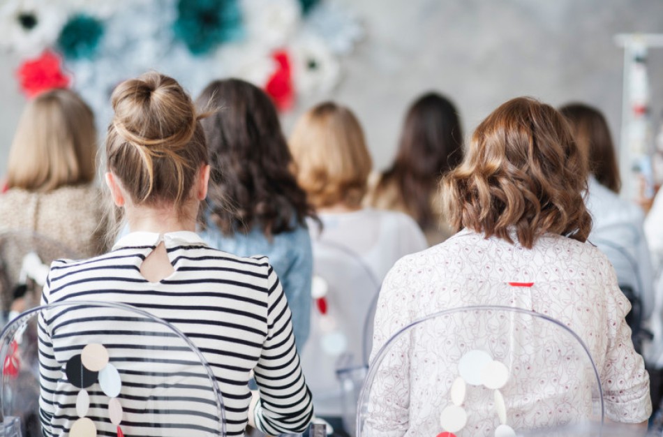 Patikslinti reikalavimai dėl atstumų laikymosi kultūros, pramogų renginiuose ir sporto varžybose