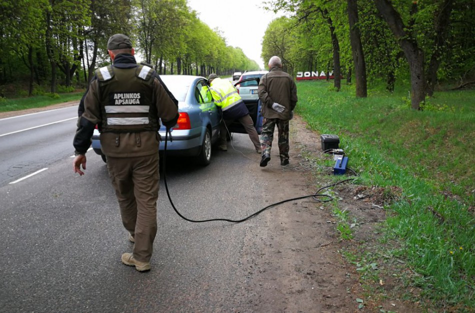 Aplinkosaugininkai tikrins automobilių taršumą