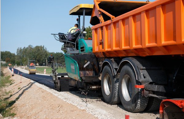 Asfaltuojama Gaižiūnų gatvė, Kranto gatvėje baigiami darbai
