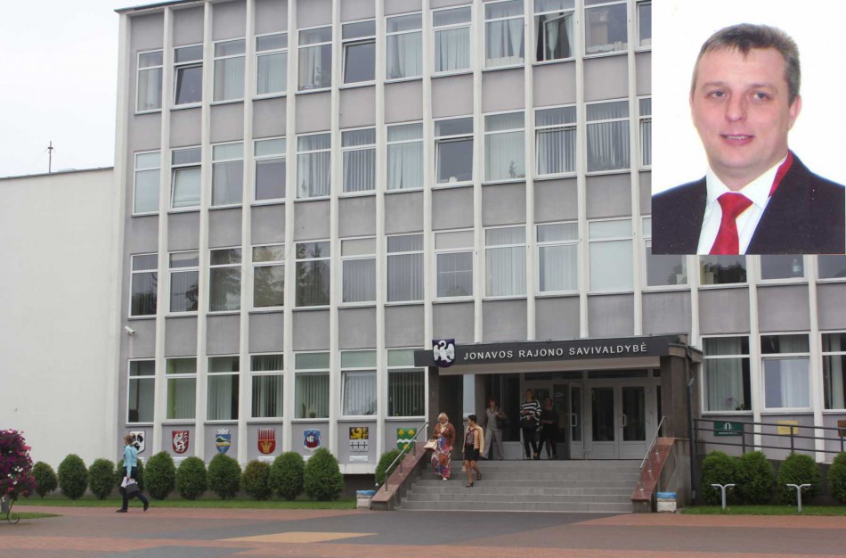 Lenkijoje eismo įvykio metu sunkiai sužalotas Jonavos savivaldybės tarybos narys