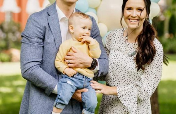 Mero šeimą sausį „aplankys gandrai“