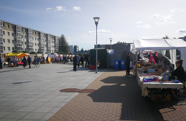 Sąjūdžio aikštėje karaliauja ruduo: prasidėjo kermošius „Po rudens dangum“