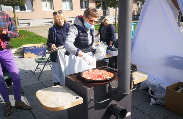 Sąjūdžio aikštėje karaliauja ruduo: prasidėjo kermošius „Po rudens dangum“