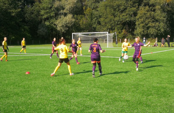 Startavo pirmosios Kauno (pietų) regiono moterų futbolo varžybos