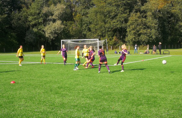 Startavo pirmosios Kauno (pietų) regiono moterų futbolo varžybos