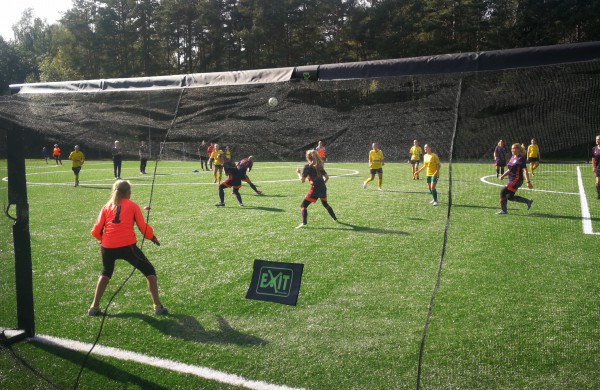 Startavo pirmosios Kauno (pietų) regiono moterų futbolo varžybos