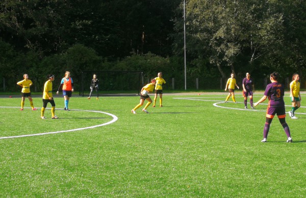 Startavo pirmosios Kauno (pietų) regiono moterų futbolo varžybos