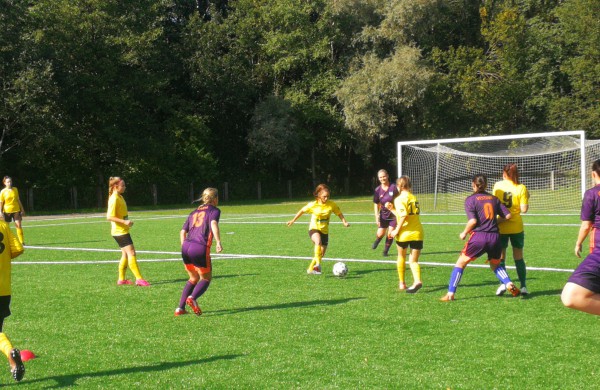 Startavo pirmosios Kauno (pietų) regiono moterų futbolo varžybos