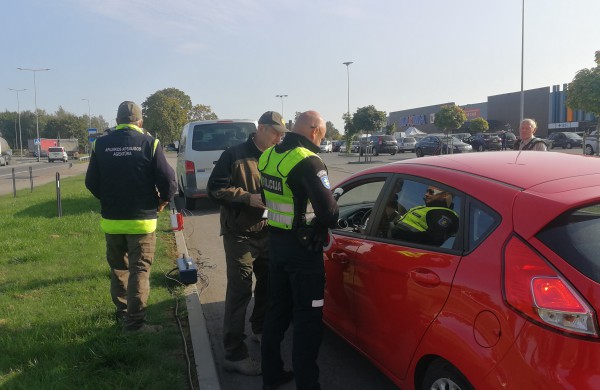 Aplinkosaugininkų ir policijos reidas Jonavoje: Ar vairuotojai sulaukė baudų?